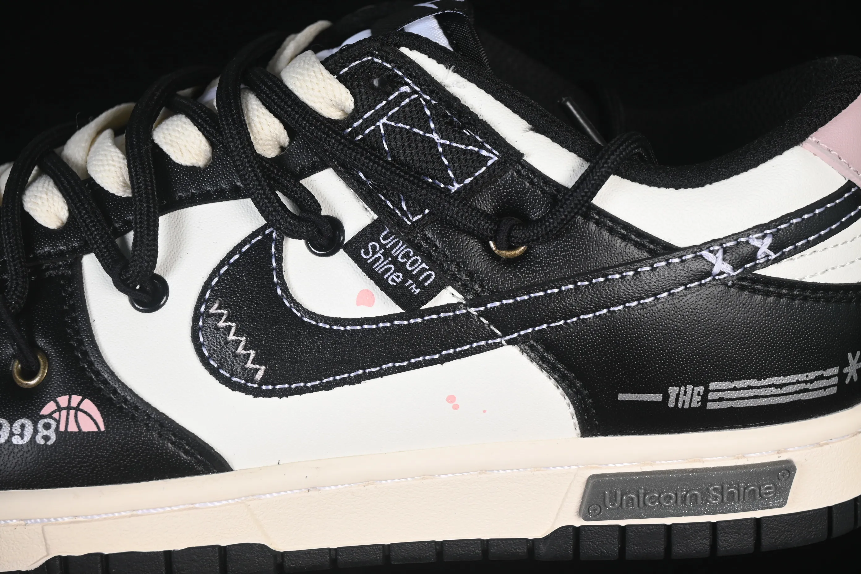All categories Nk SB Dunk Series Nk SB Dunk Low High-end customized low-top sneakers Nike SB Dunk Low strap customization low-top casual sneakers DD1391-100